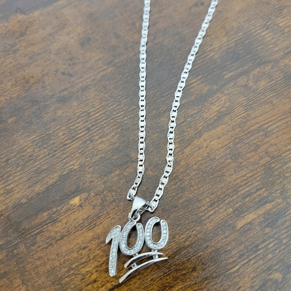 Silver plated necklace with pendant